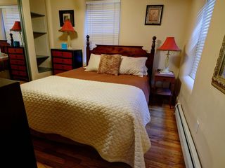 Bedroom 1, queen size bed