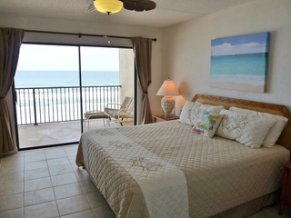 Master Bedroom Suite (King size bed) with Direct Oceanfront view from Balcony