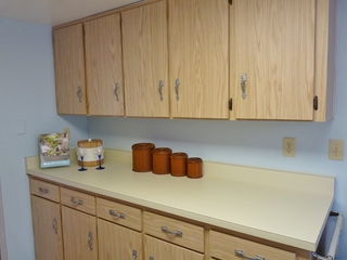 Full Kitchen (pots, pans, dishes, utensils, etc. provided)